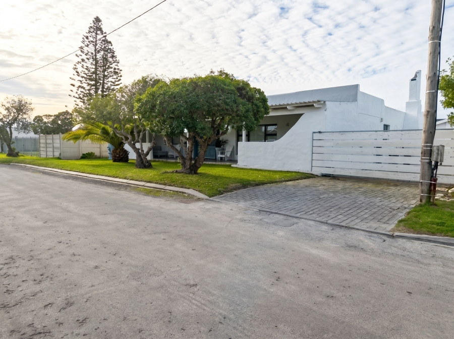6 Bedroom Property for Sale in Struisbaai Western Cape